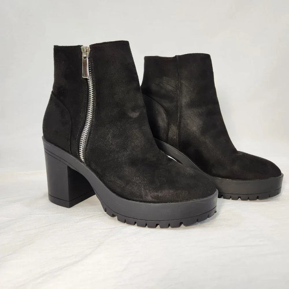 FRENCH CONNECTION Black Jasmine Lug Sole Vegan Side Zip Booties Size 8 LIKE NEW! - Picture 4 of 16